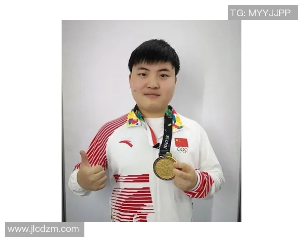 吴芳专访:从羽毛球新星到冠军之路的心路历程分享